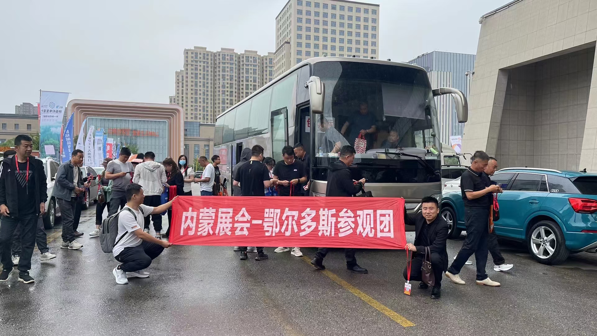 大巴车